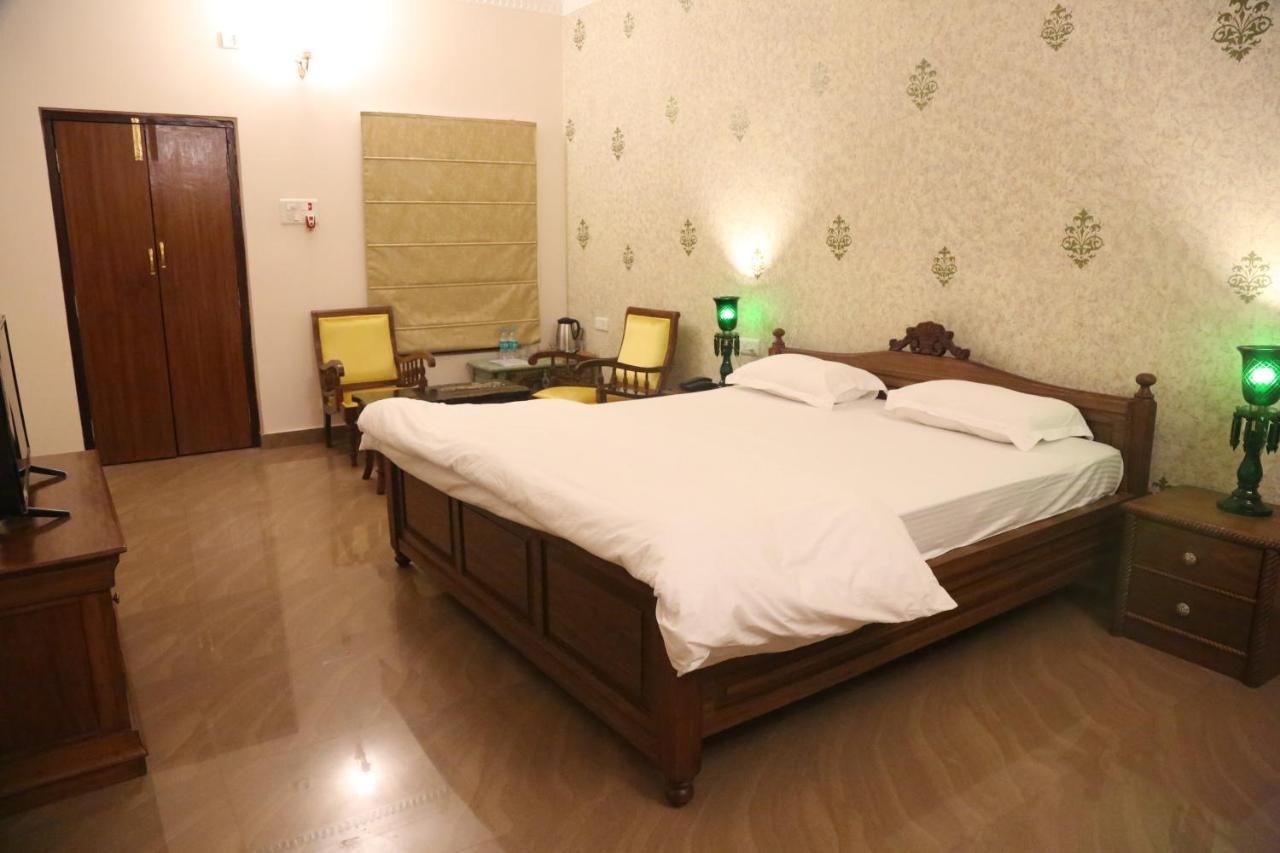 Vijaigarh Kothi - Heritage Boutique Waranasi Zewnętrze zdjęcie